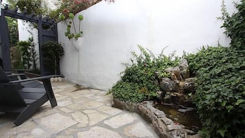 Queen Bed, Patio, Ground Floor, Garden Entrance | Terrace/patio