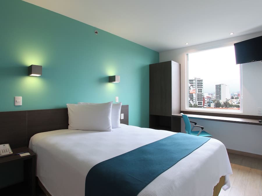 Superior Room, 1 Queen Bed | In-room safe, desk, free WiFi, bed sheets