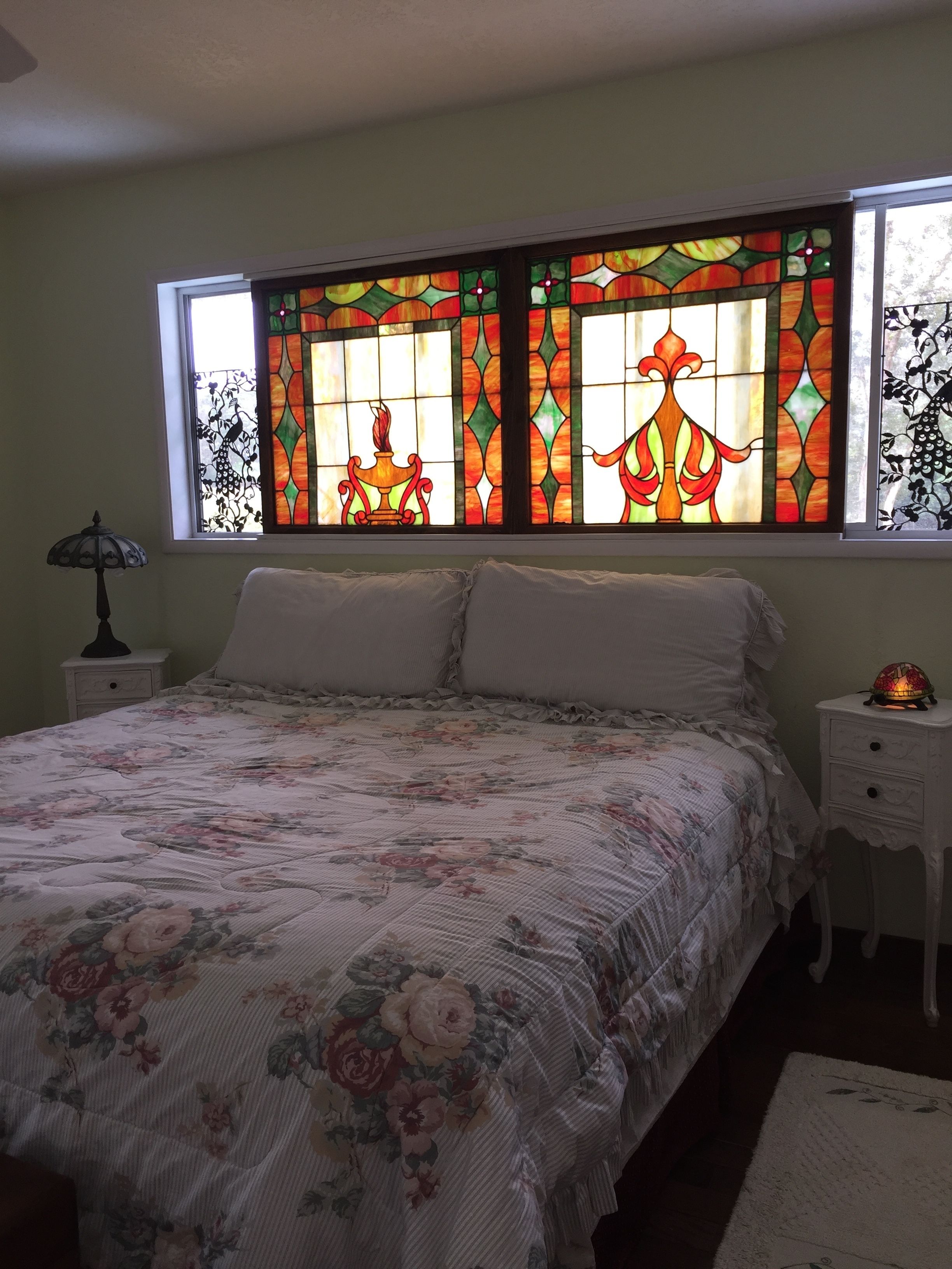 Suite, 1 King Bed, Private Bathroom (Orchid) | Desk, iron/ironing board, free WiFi, bed sheets