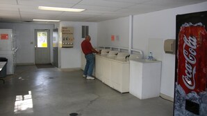 Laundry - Tok RV Village & Cabins (Tok)