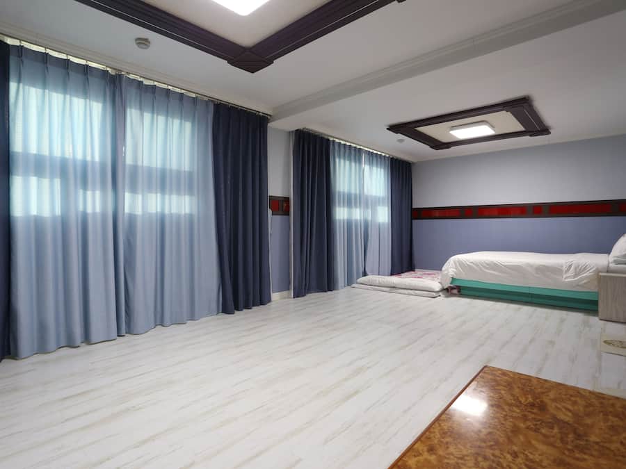 Family Room | Free WiFi, bed sheets