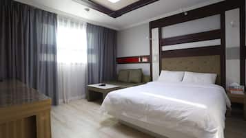 Standard Double Room | Free WiFi, bed sheets