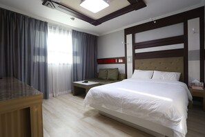 Chambre Standard double | AccĂšs au Wi-Fi (inclus), literie fournie