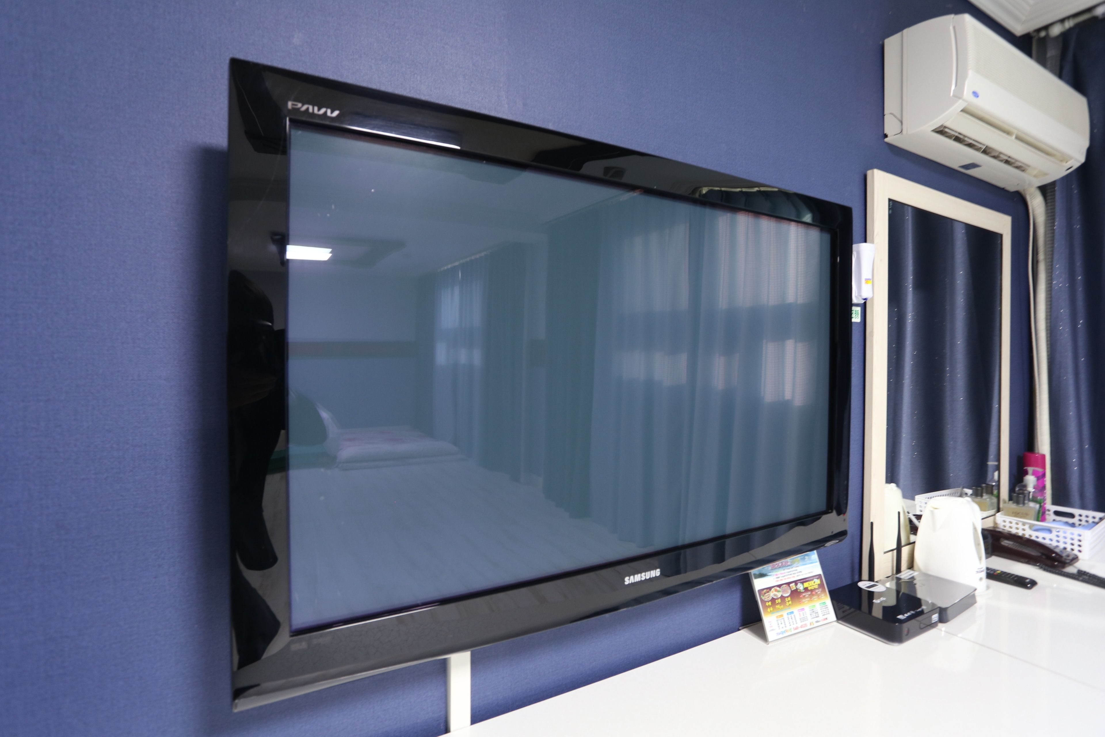 family room | free wifi, bed sheets