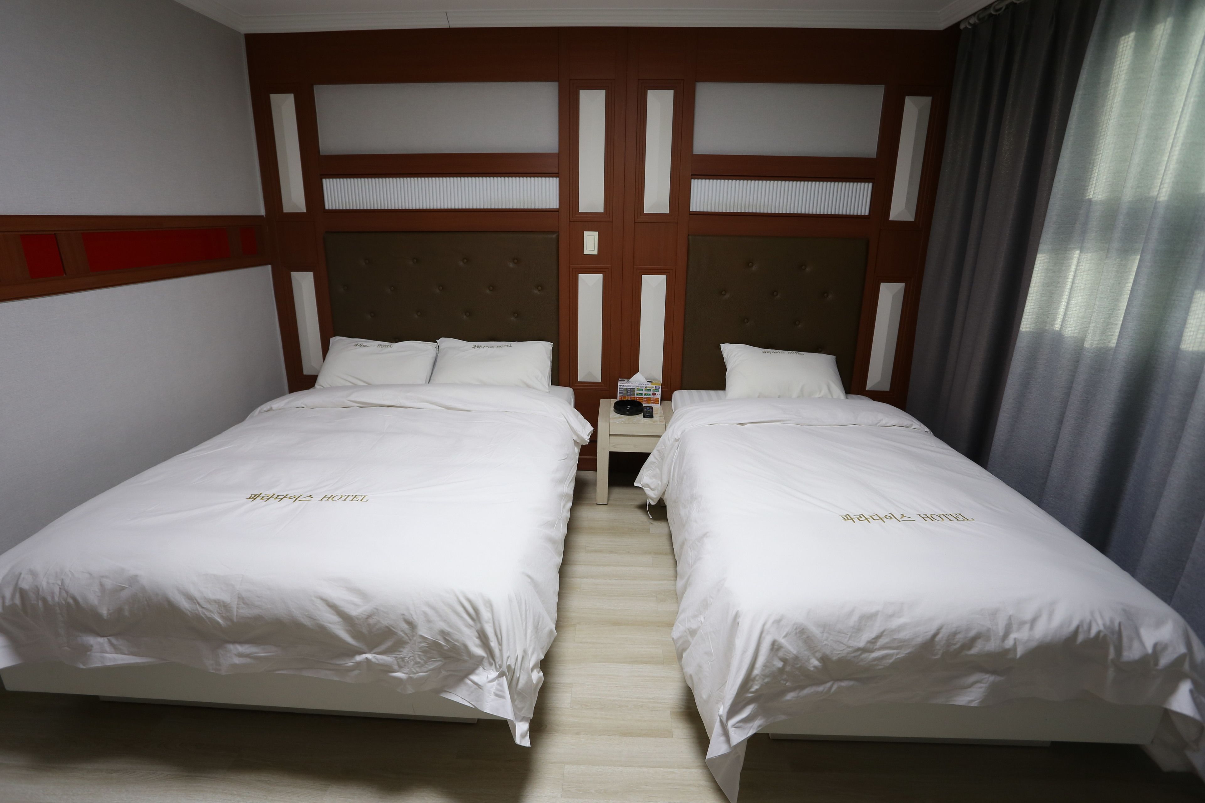 standard twin room | free wifi, bed sheets