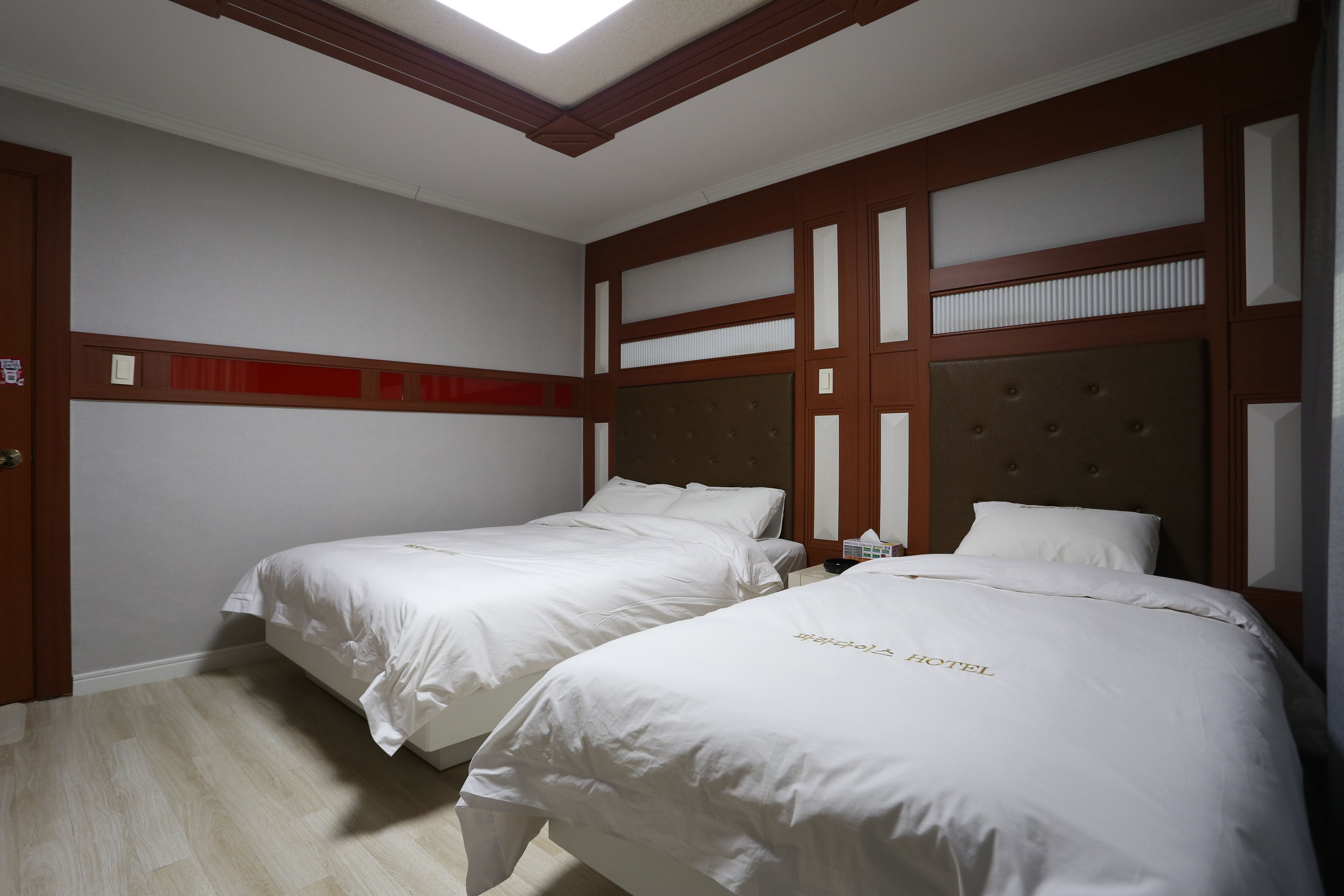 standard twin room | free wifi, bed sheets