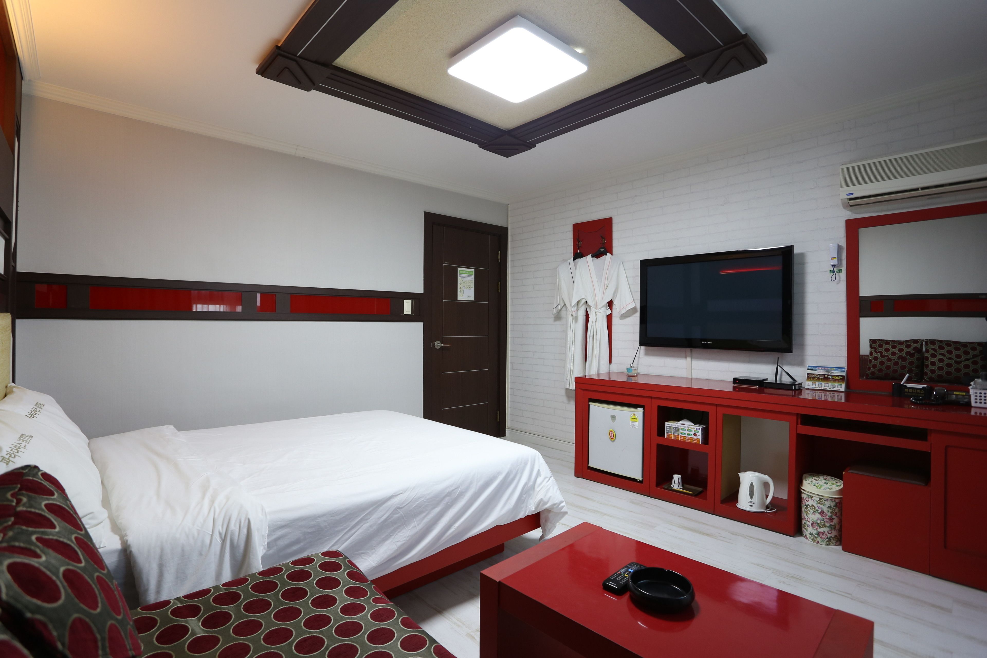 standard double room | free wifi, bed sheets
