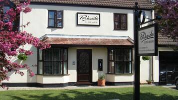 Standard Double Room (Room 5 first floor) | Individually decorated, individually furnished, laptop workspace