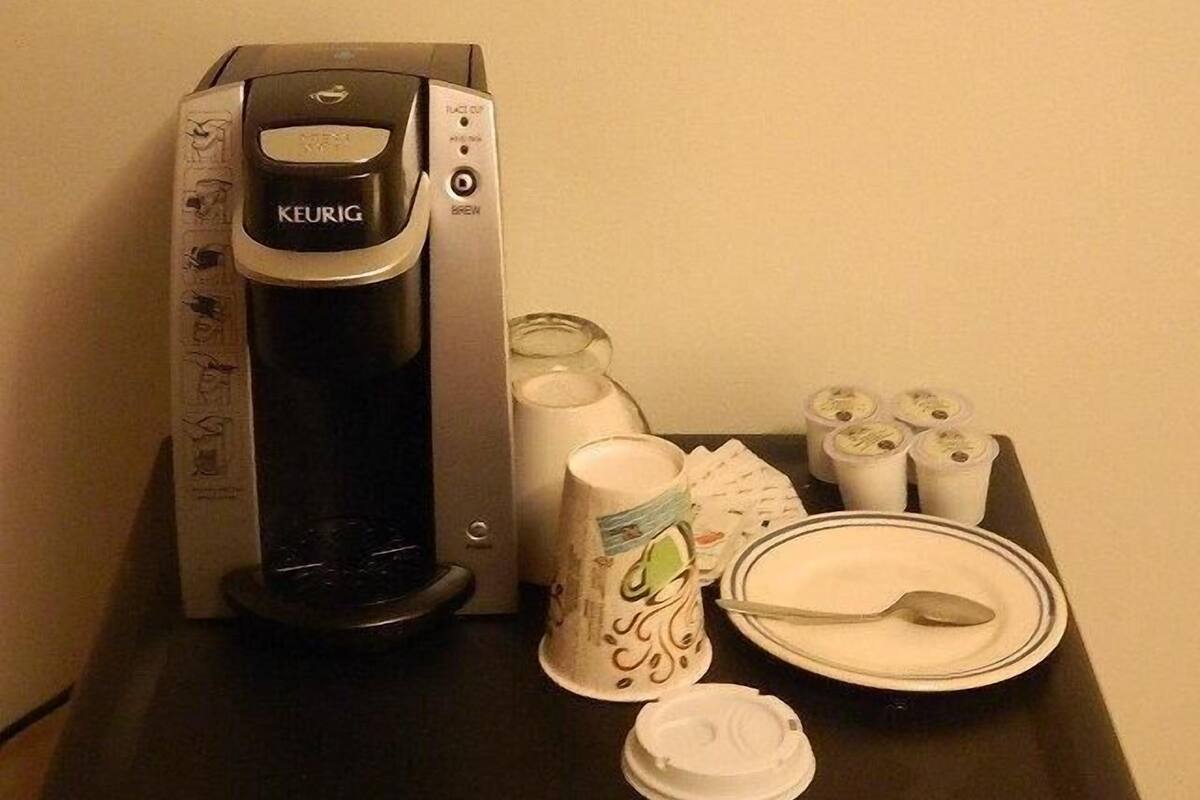 Standardenkeltværelse - 1 queensize-seng | Kaffe og/eller kaffemaskine