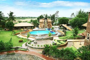 Kolam renang terbuka 