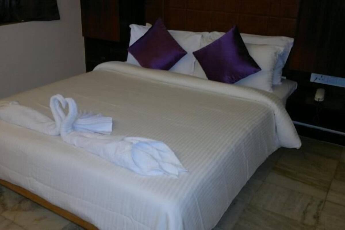 Standard Room, 1 King Bed