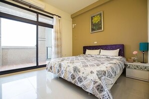 Gallery Double Room | Desk, rollaway beds, free WiFi