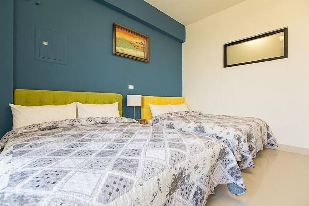 Gallery Quadruple Room