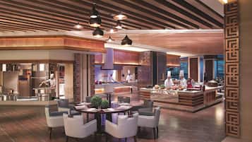 Café da manhã com buffet todos os dias (USD 30 por pessoa)