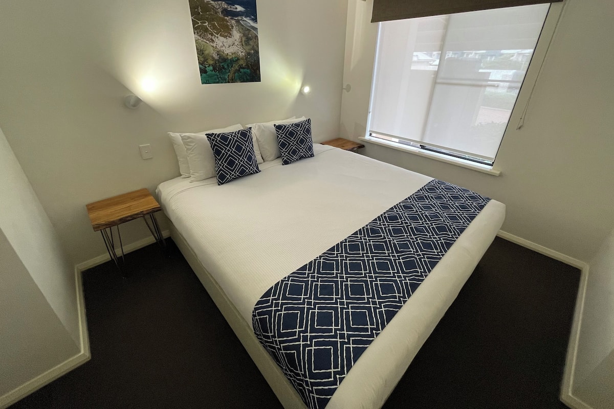 One Bedroom Apartment | 2 bedrooms, in-room safe, iron/ironing board, cribs/infant beds