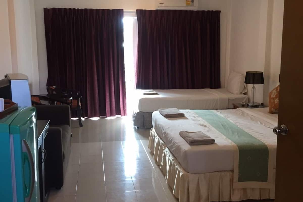  Triple room | Rollaway beds (surcharge), WiFi (free)
