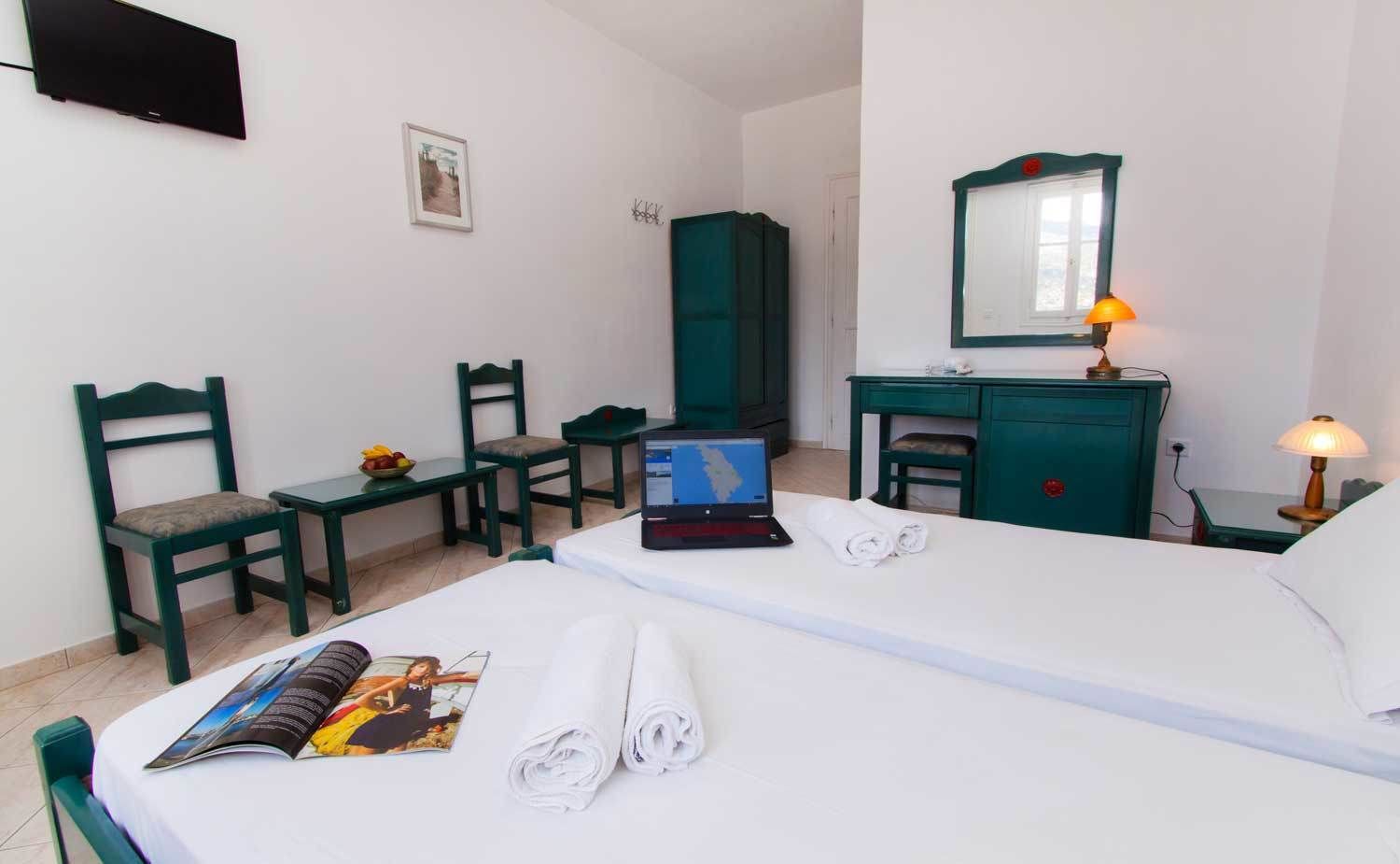 economy twin room | soundproofing, rollaway beds, free wifi