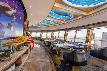 Restaurant. Guangdong Hotel Zhuhai