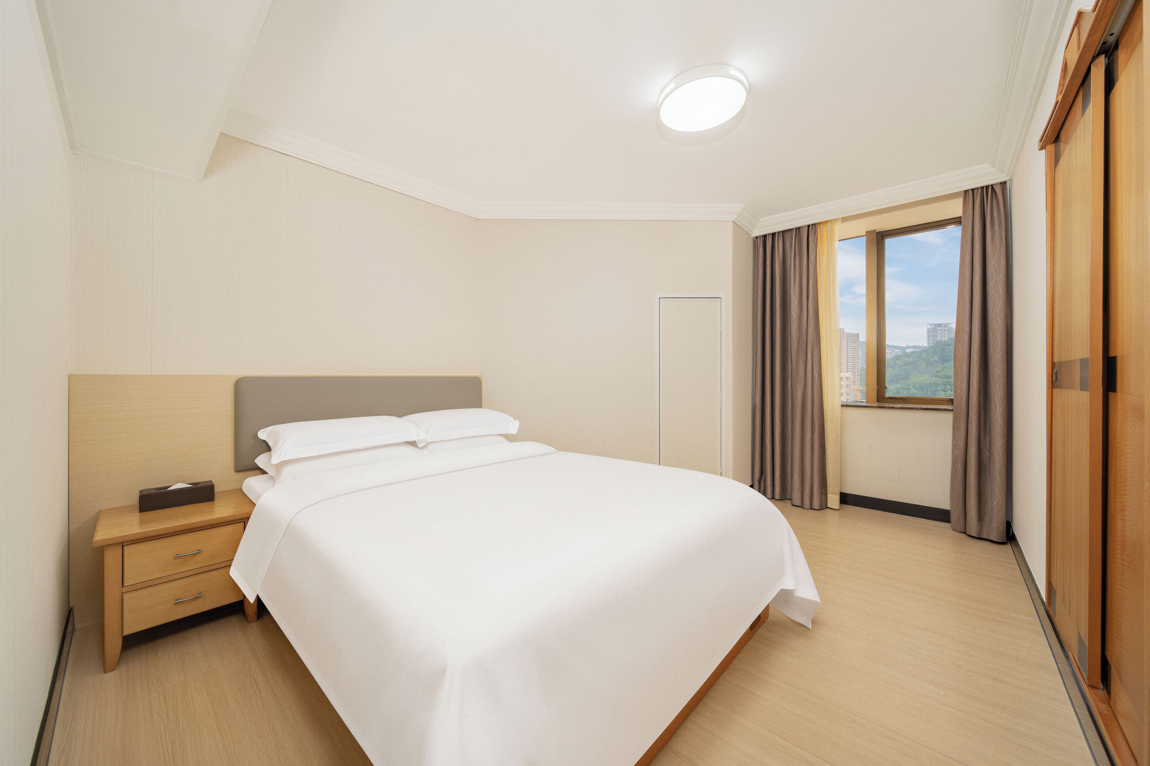 Family Apartment, 3 Bedrooms | Premium bedding, desk, blackout curtains, rollaway beds