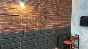 Premium Room, 1 Queen Bed | Premium bedding, in-room safe, desk, free WiFi