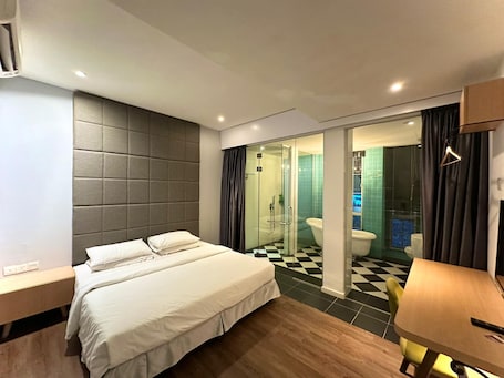 Superior Room | Premium bedding, in-room safe, desk, free WiFi