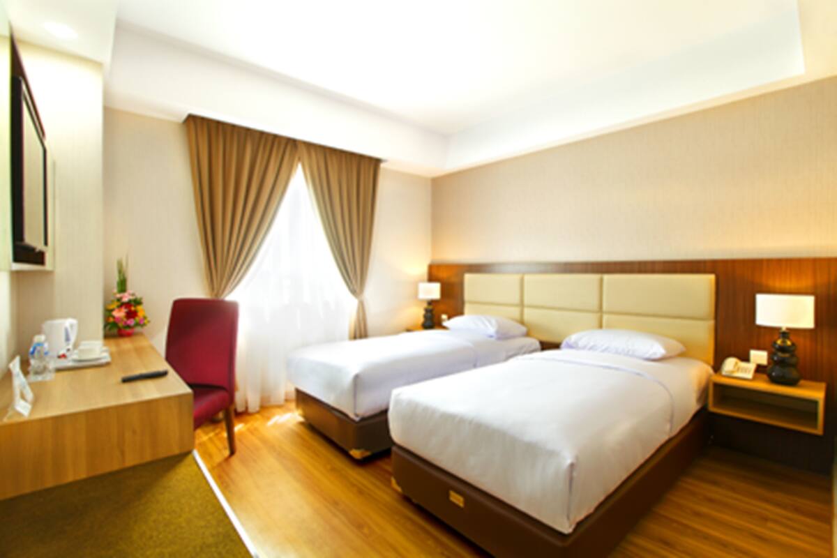 Superior Twin Room | Minibar, in-room safe, free WiFi, bed sheets