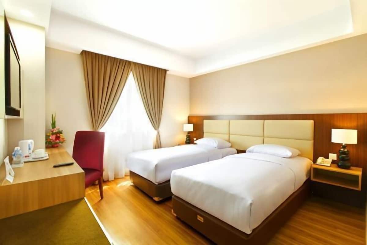 Minibar, in-room safe, free WiFi, bed sheets