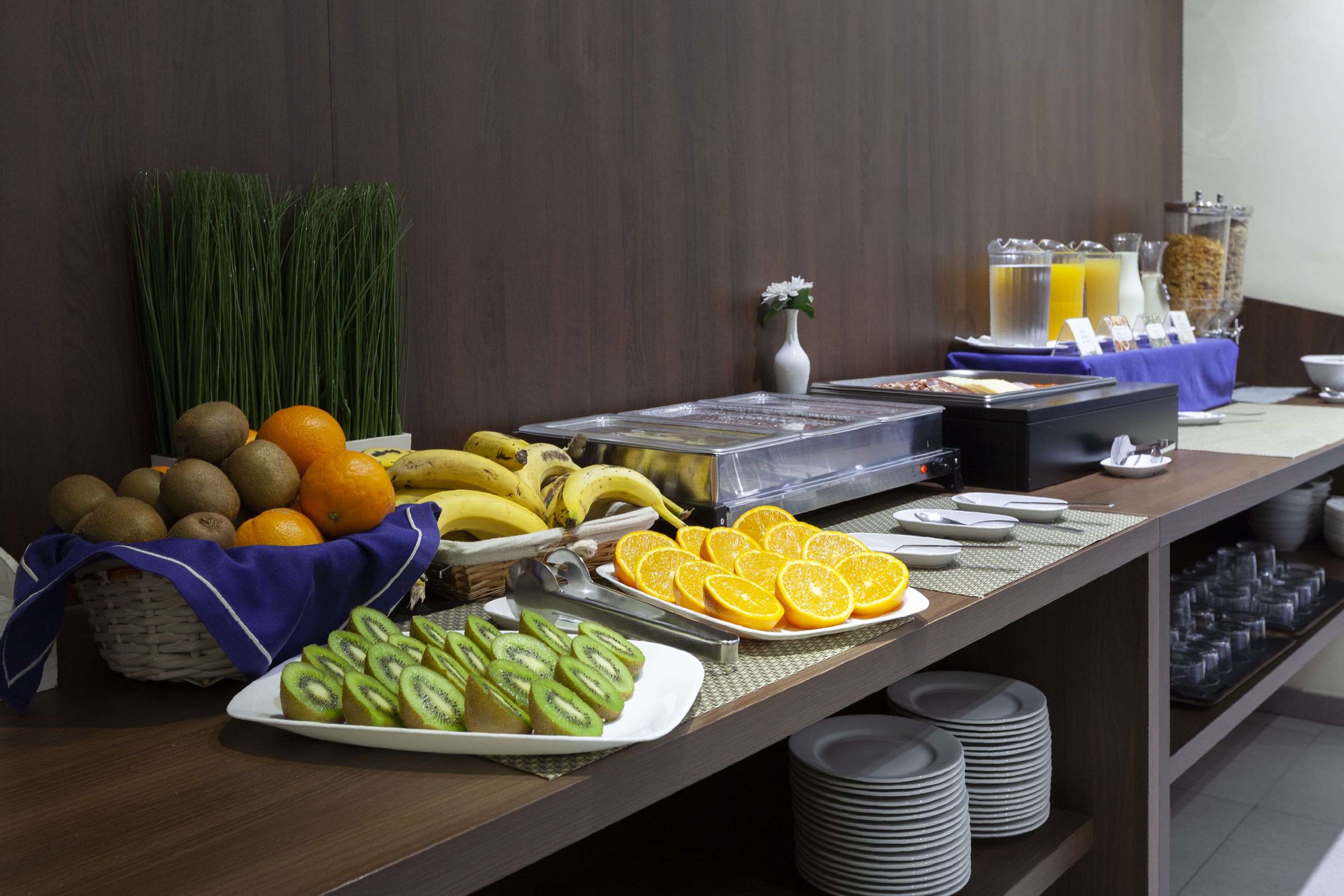 Daily buffet breakfast (EUR 9 per person)