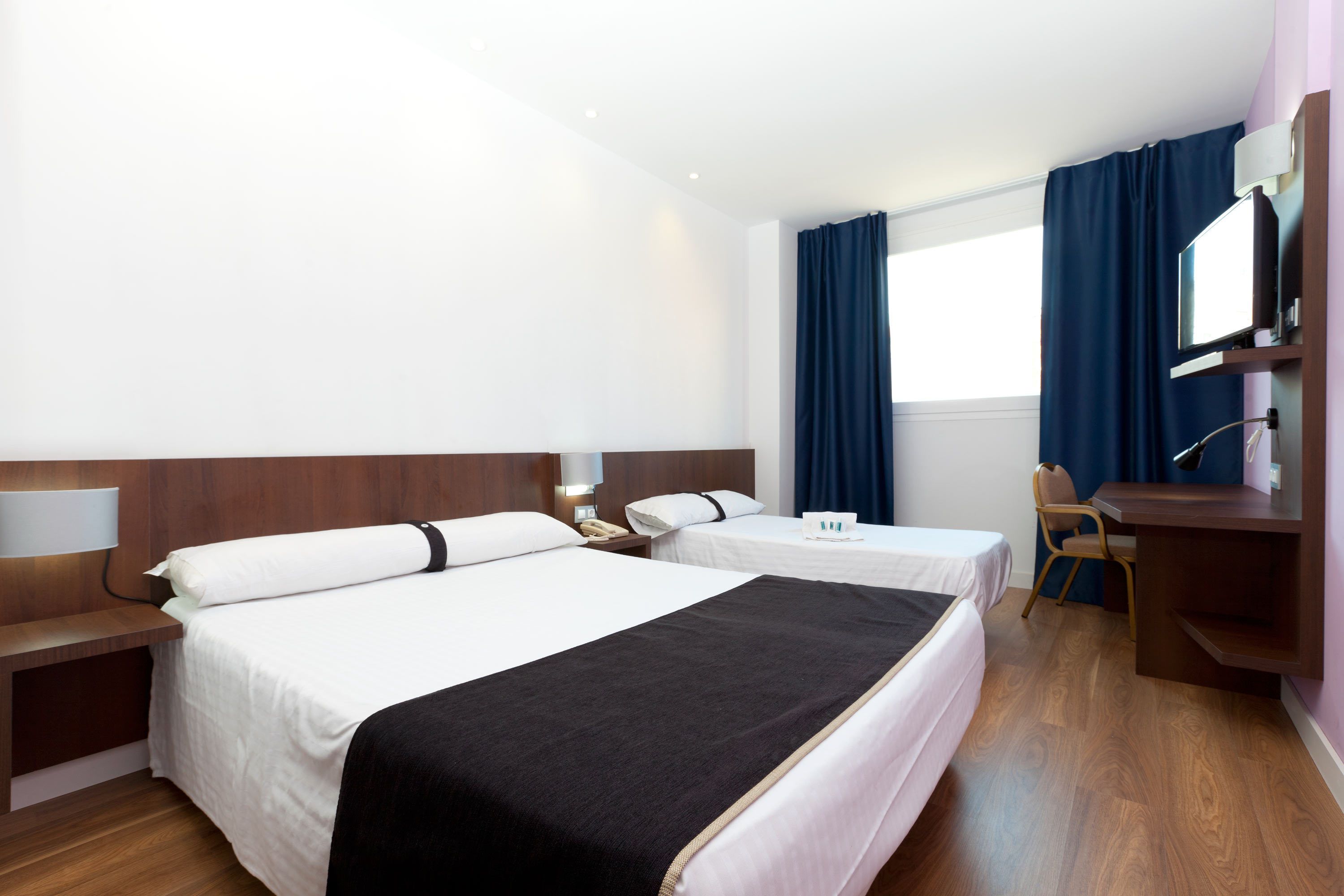 1 bedroom, minibar, in-room safe, desk