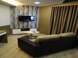 Junior Suite | Desk, free WiFi, bed sheets, wheelchair access