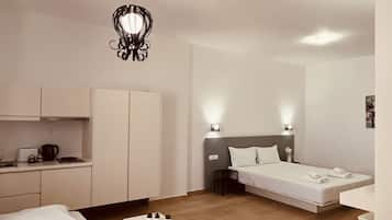 Studio (for 3) | Minibar, travel crib, free WiFi, bed sheets