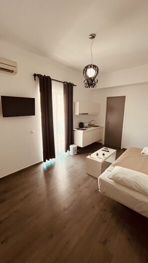 Apartment, 1 Bedroom | Minibar, travel crib, free WiFi, bed sheets - Aestas Apts (Chania)