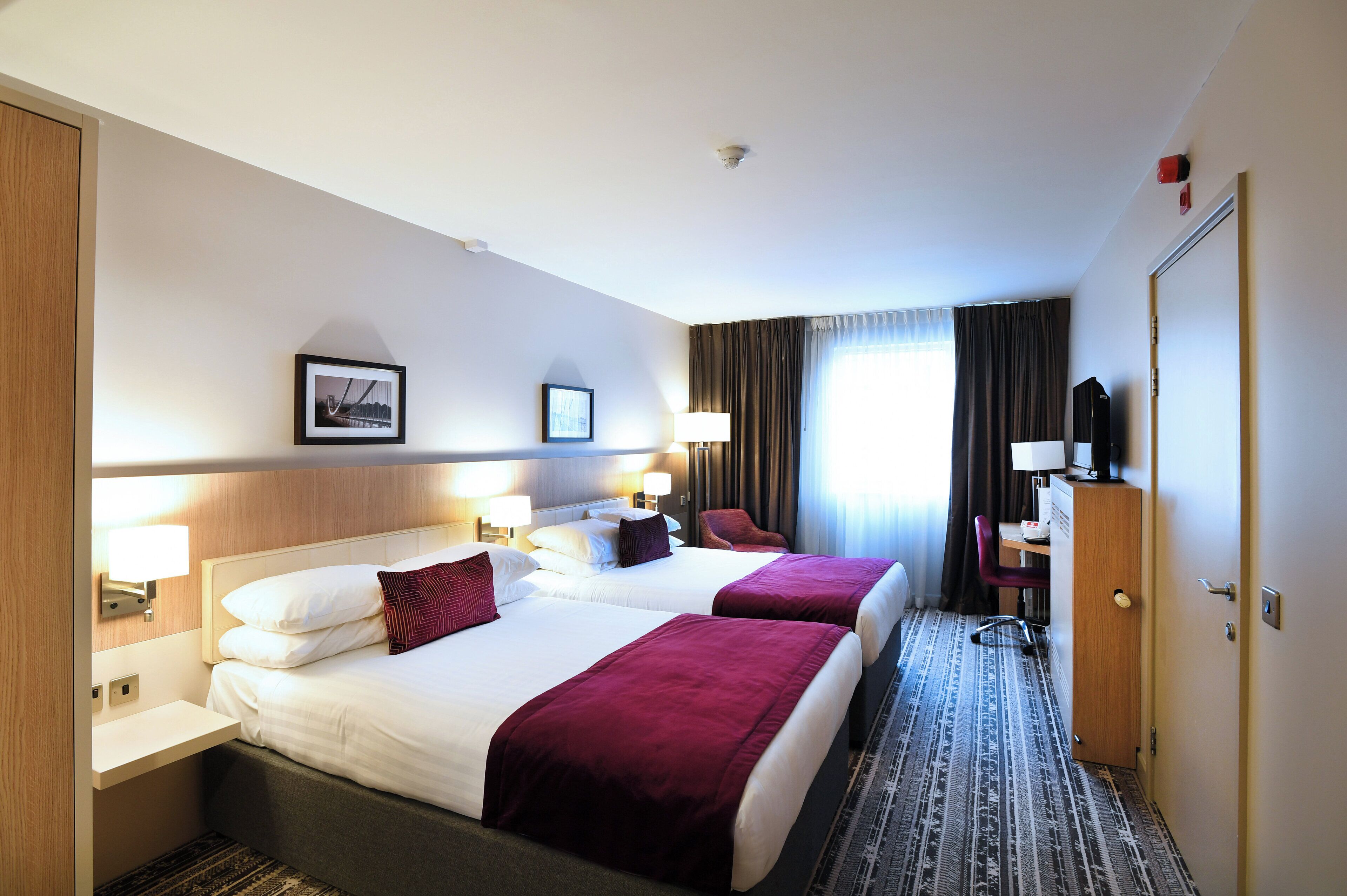 豪華雙人房 | 書桌、熨斗/熨衣板、免費無線上網、床單