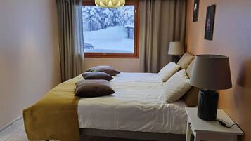 Deluxe Apartment | Bed sheets