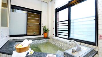 Soundproofing, free WiFi