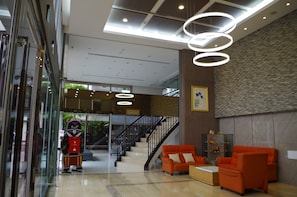 Lobby sitting area - Hotel Leisure Beitou (Taipei)