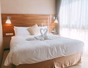 Standard-Doppelzimmer | Schreibtisch, Verdunkelungsvorhänge, kostenloses WLAN, Bettwäsche