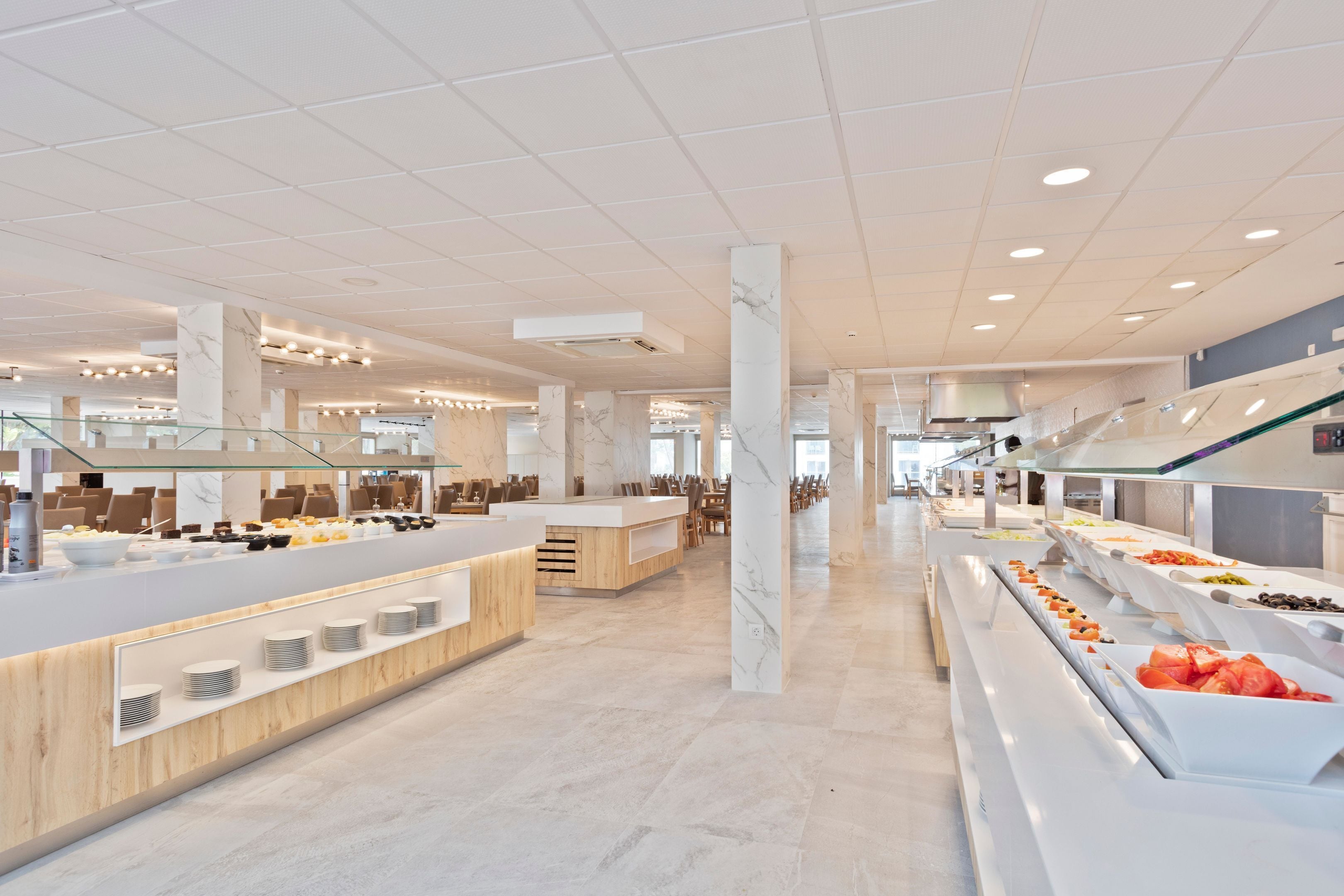 Se sirven desayunos, comidas, cenas y cocina internacional 