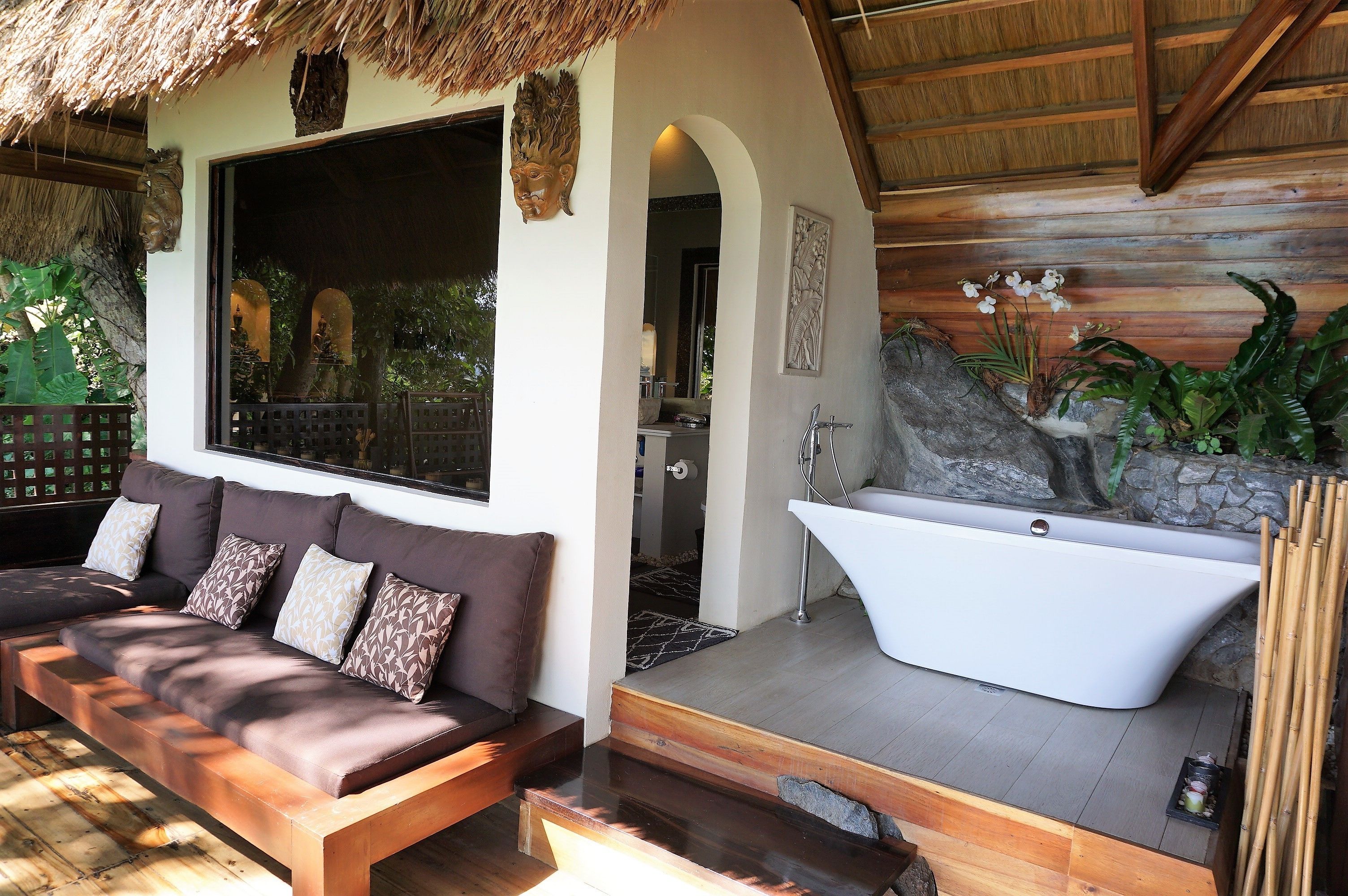 Villa Deluxe, vista a la playa (Beach) | Baño | Amenidades de baño gratuitas, secadora de cabello, batas, pantuflas 