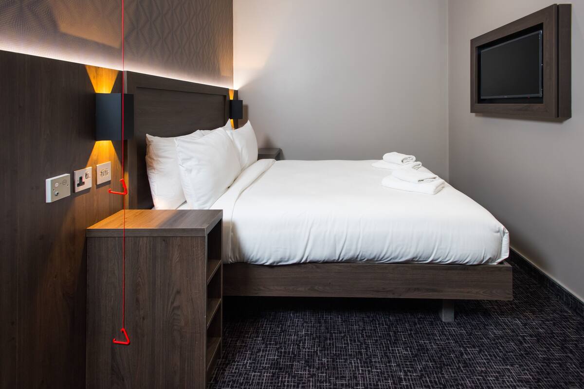Double Room, Accessible, No Windows | Desk, soundproofing, iron/ironing board, free WiFi