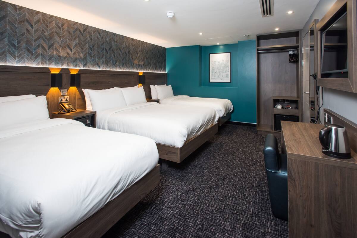 Classic Quadruple Room, No Windows | Desk, soundproofing, iron/ironing board, free WiFi