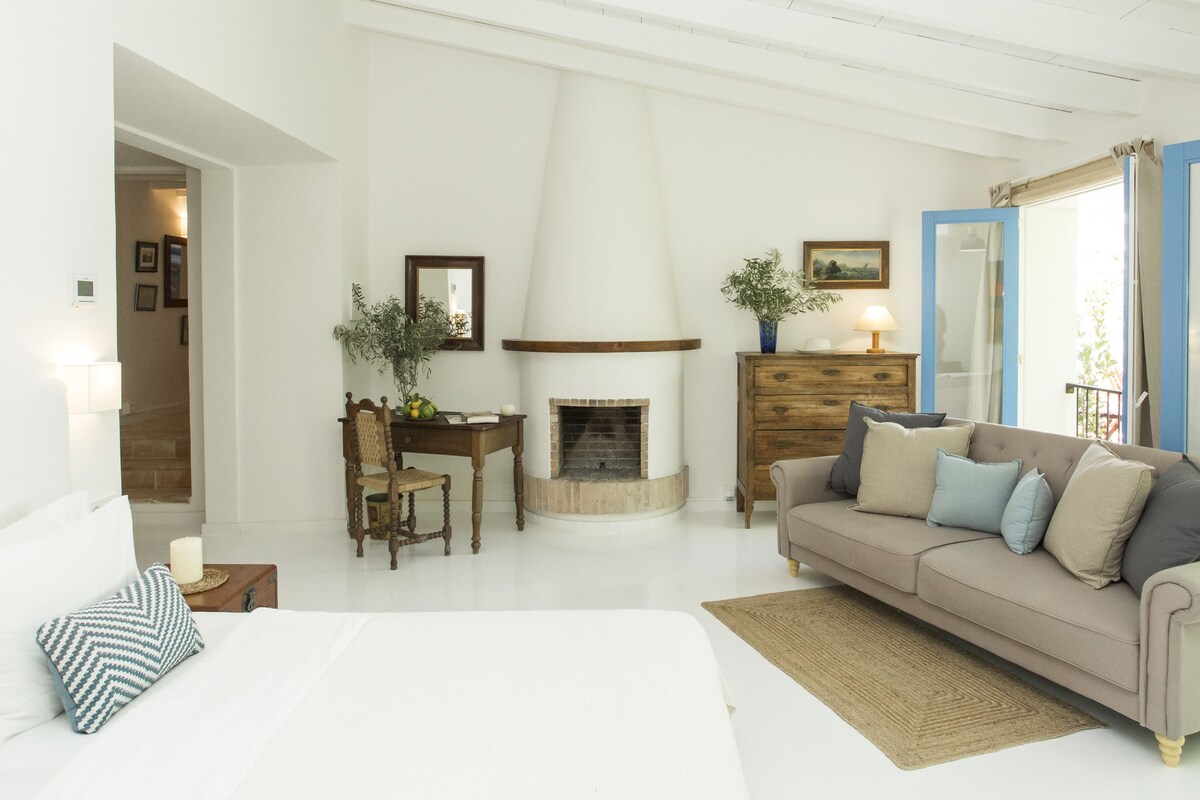 1 bedroom, premium bedding, minibar, in-room safe