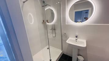 Suite, en-suite badkamer | Badkamer