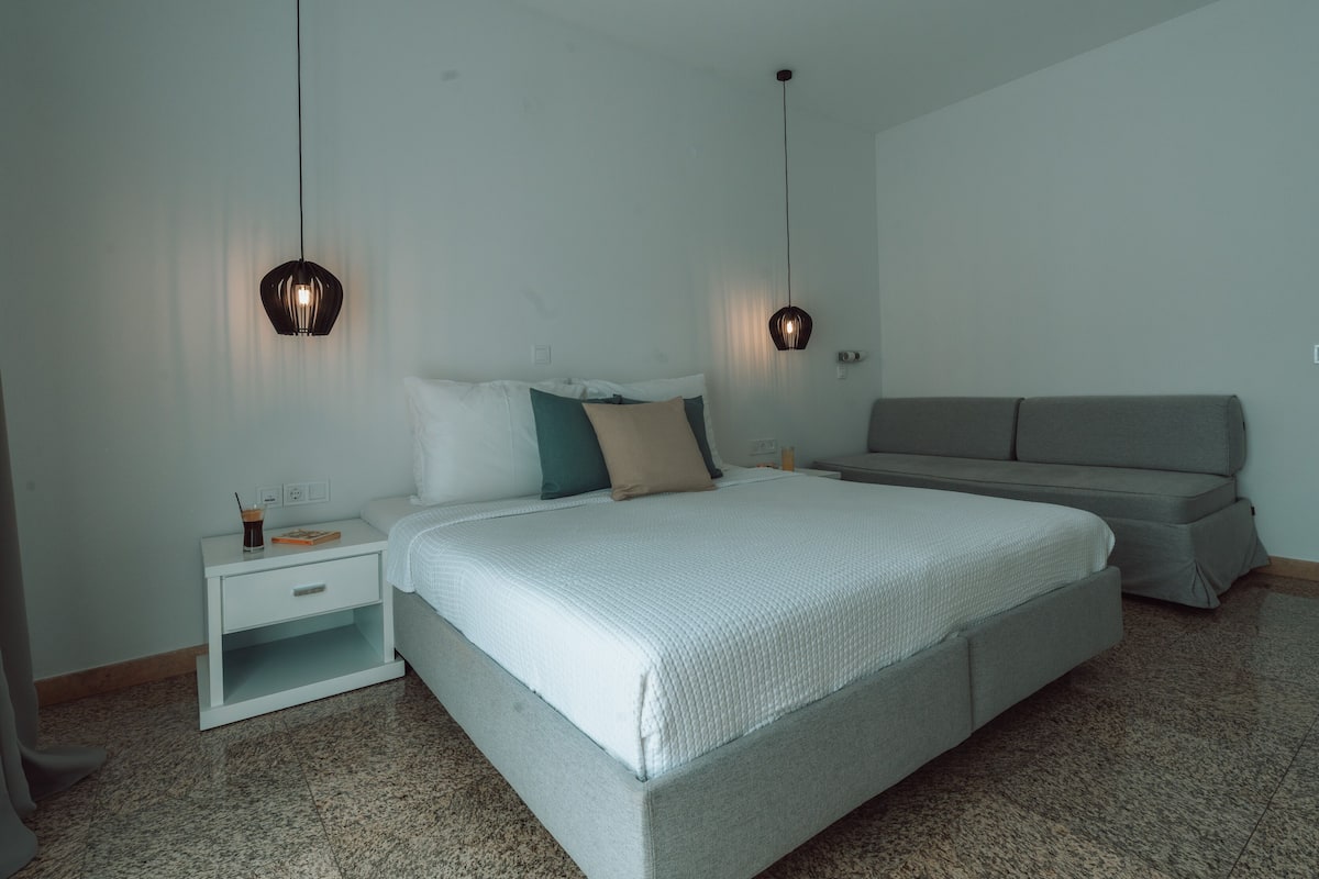 Studio, Pool View | 1 bedroom, in-room safe, bed sheets