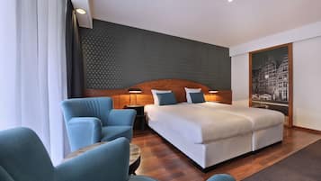 In-room safe, desk, soundproofing, free WiFi