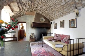 Standard Apartment | Living room | TV - Il Castello di Bibbione (San Casciano in Val di Pesa)