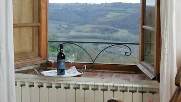 Căn hộ Tiêu chuẩn | Khu phòng khách | TV