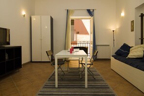 Luxury-Apartment, 2 Schlafzimmer, barrierefrei, Küche | Wohnbereich