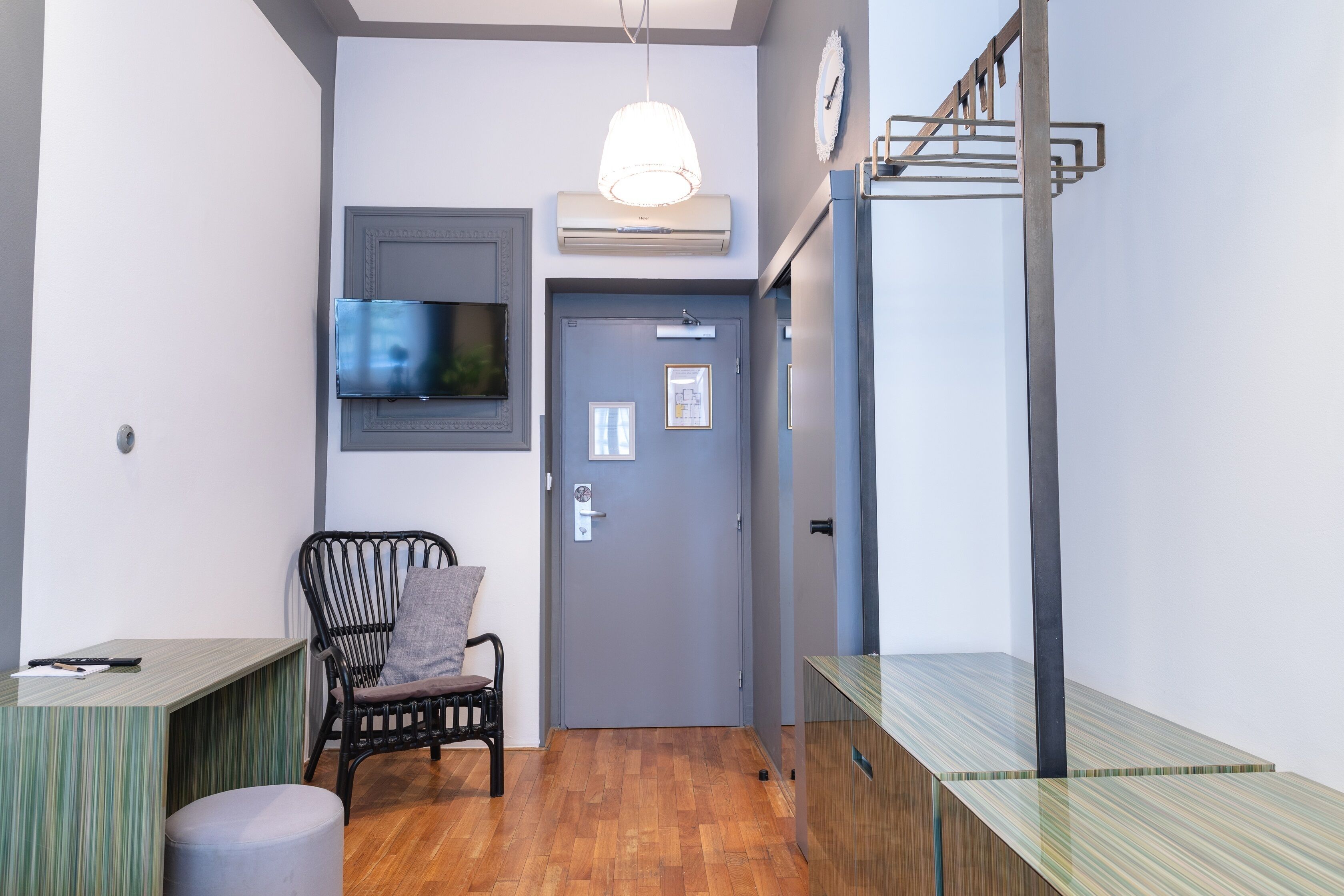 premium single room, 1 single bed | in-room safe, soundproofing, free wifi, bed sheets