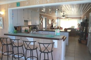 Interior - Beach Bags (Hope Town)